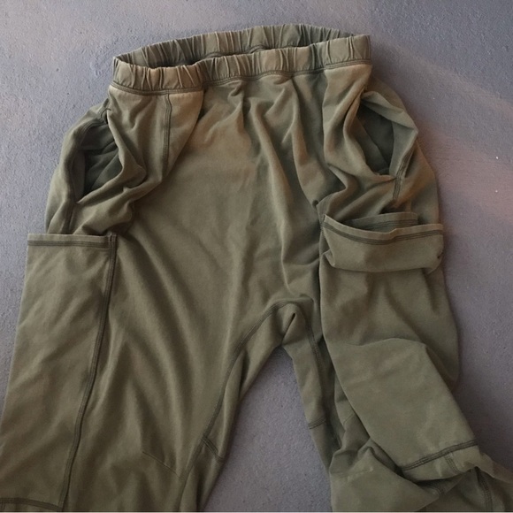 FP Movement Hot Shot Pants- multiple pockets! - Picture 7 of 16